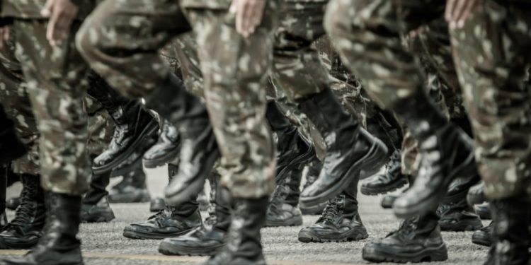 Jovens que completam 18 anos em 2026 devem realizar o Alistamento Militar até 30 de junho