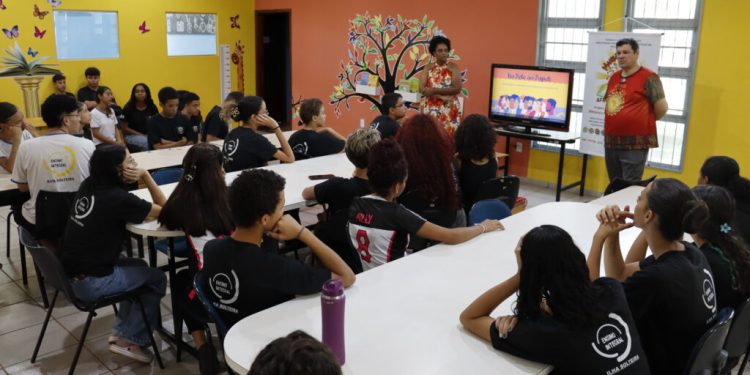 Bate-papo na Biblioteca de Ilha Solteira destaca escrevivências negras e o poder da autonarrativa