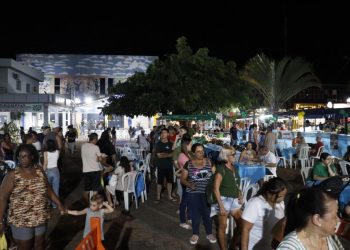 2ª Feira do Pescado atrai grande público na Praça dos Paiaguás