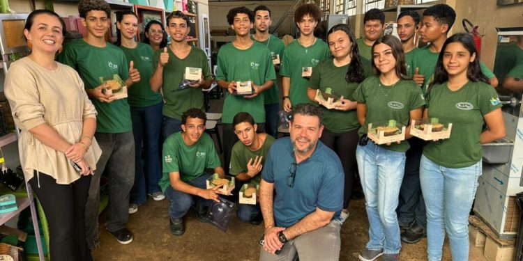 Assistência Social promove oficina de ovos de Páscoa de colher em Ilha Solteira