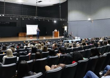 Profissionais da Educação participam de capacitação sobre Autismo
